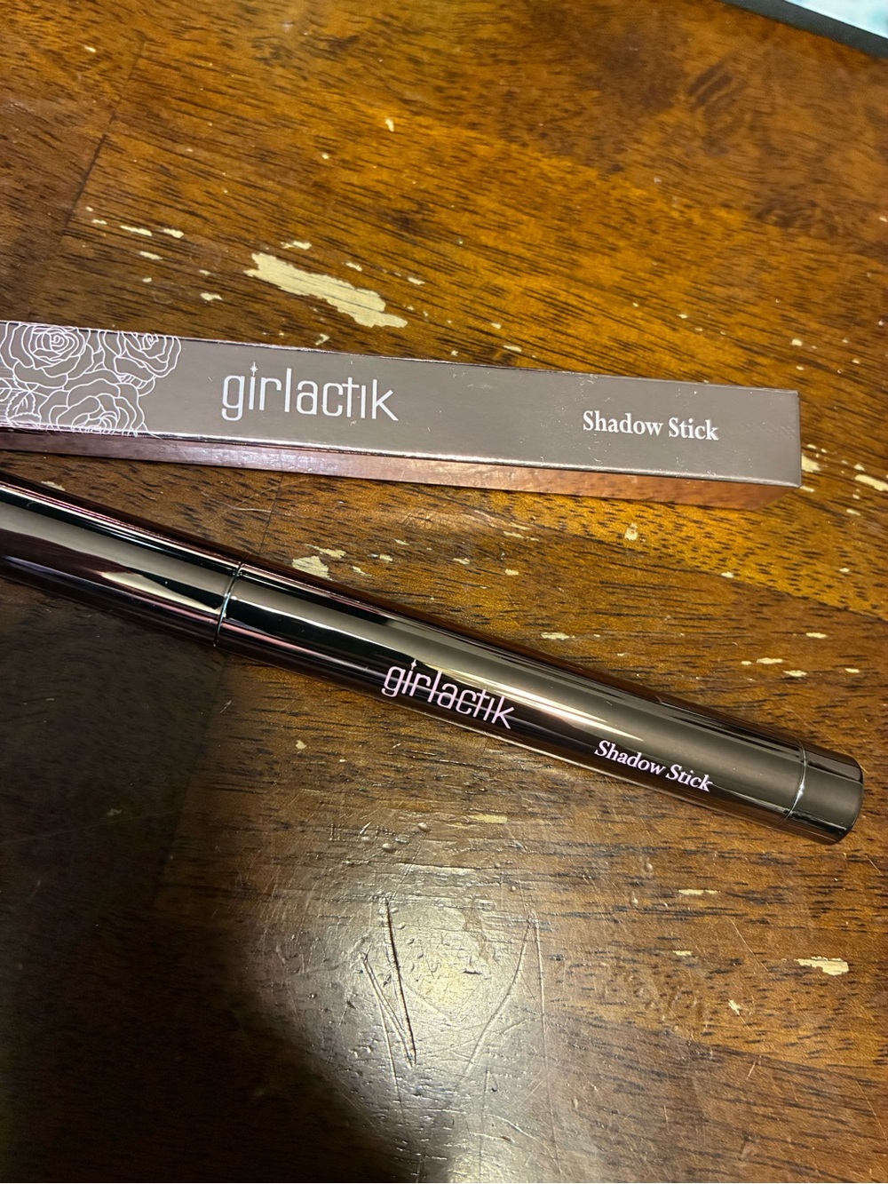 Girlactik Shadow Stick Creamy Taupe Eye Pencil